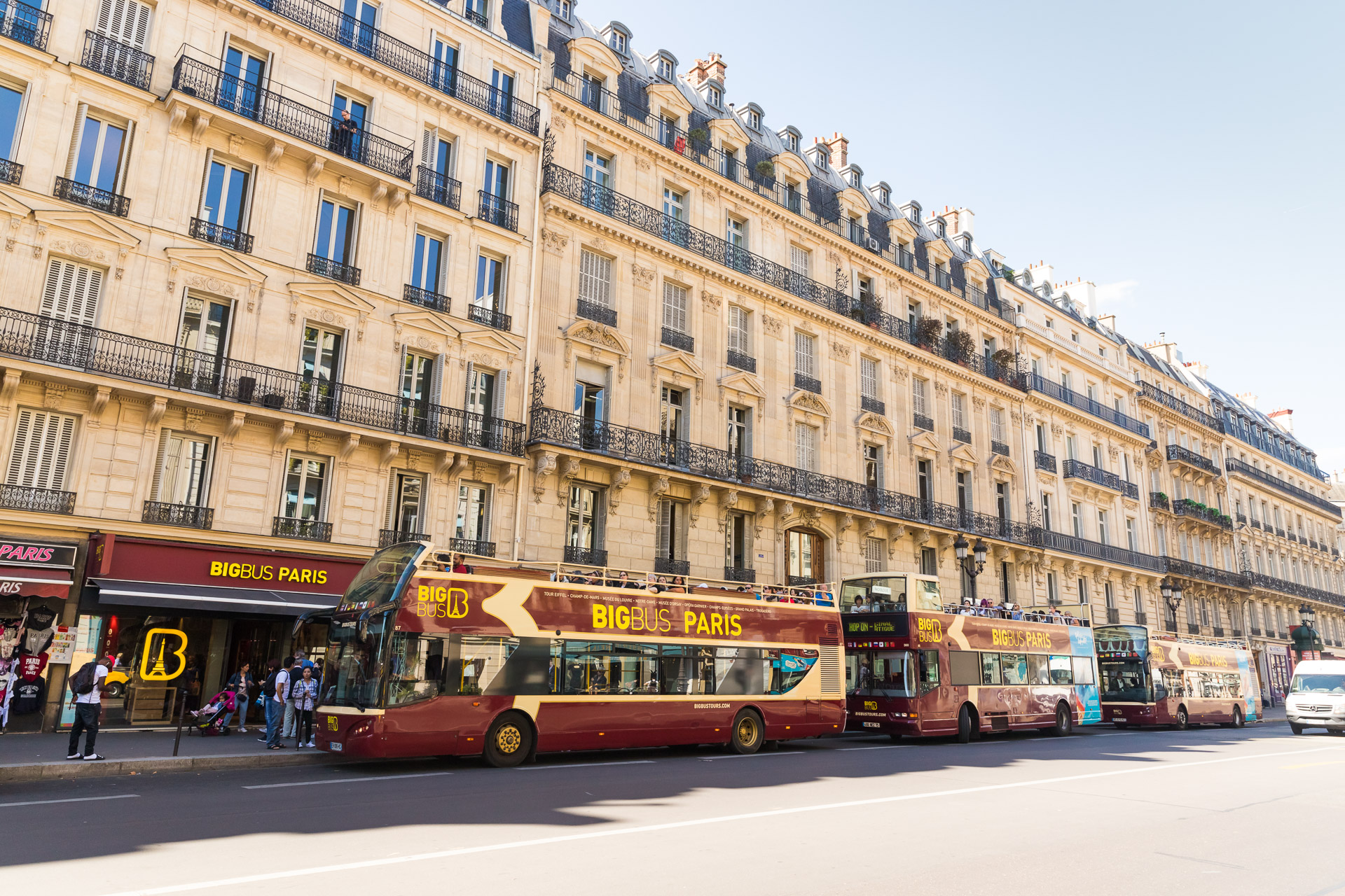 Dont Miss Out Last Minute Tips For The Big Bus Tour Blue Route In Paris - hrqt58a